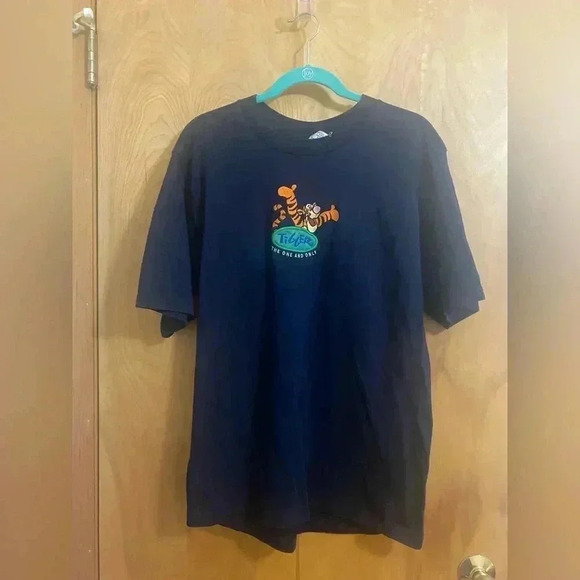 Unbranded Tigger Short Sleeve Embroidered Size Large EUC - Picture 1 of 7